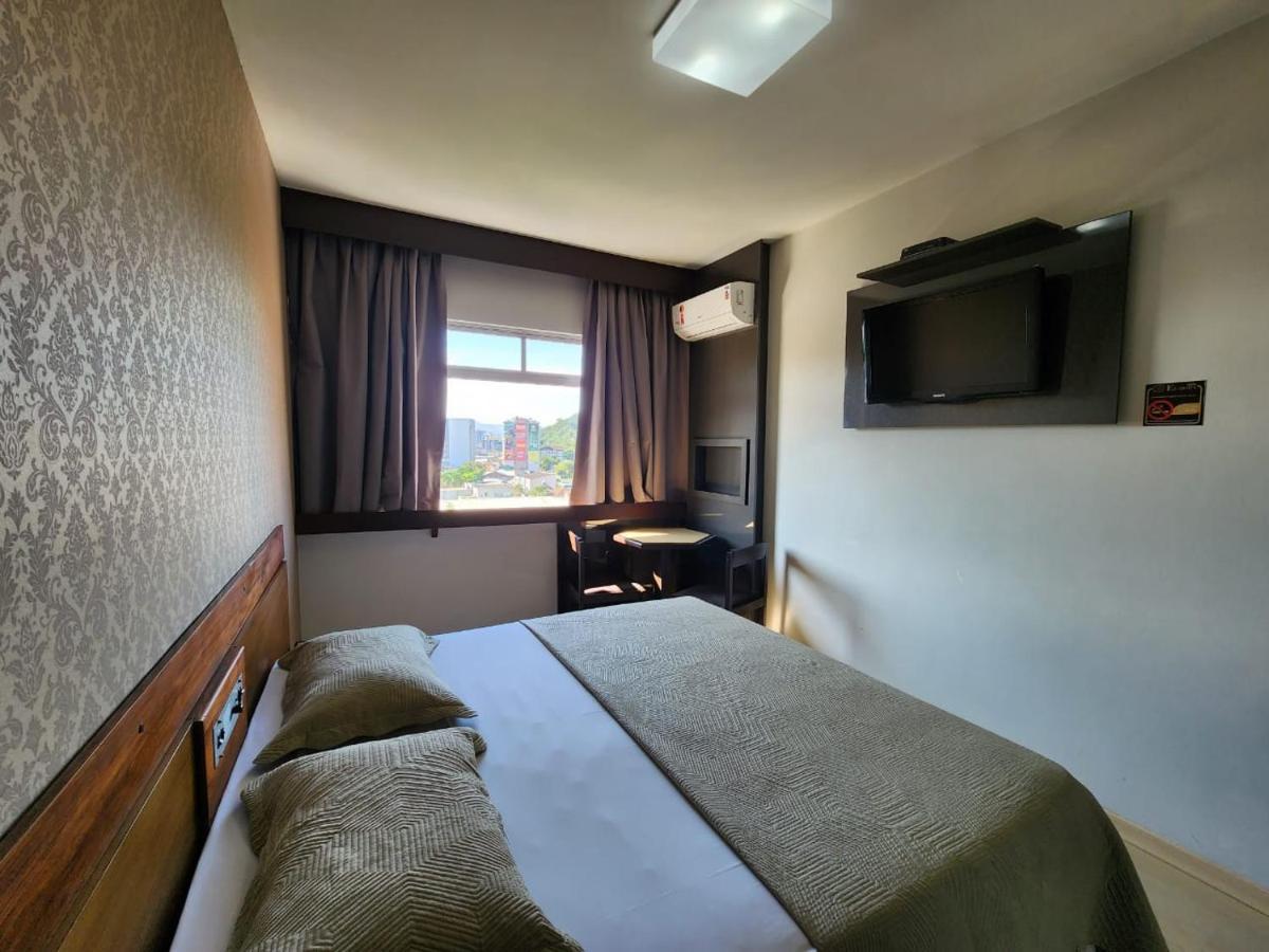 Hotel Europa Blumenau Esterno foto